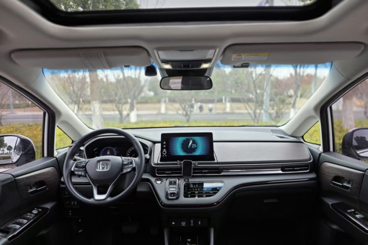 Used Honda Odyssey 2024 2.0L eHEV Sharp·Leading Edition