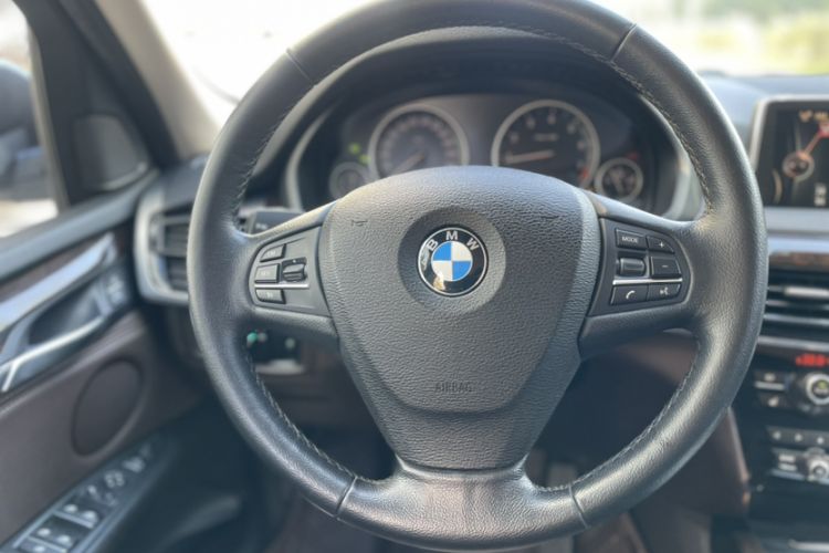 Used BMW X5 2015 xDrive28i
