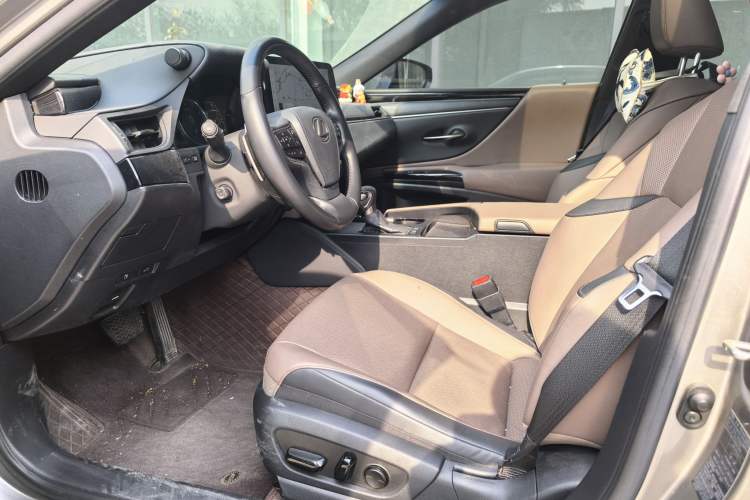 Used Lexus ES 2022 200 Excellence Edition
