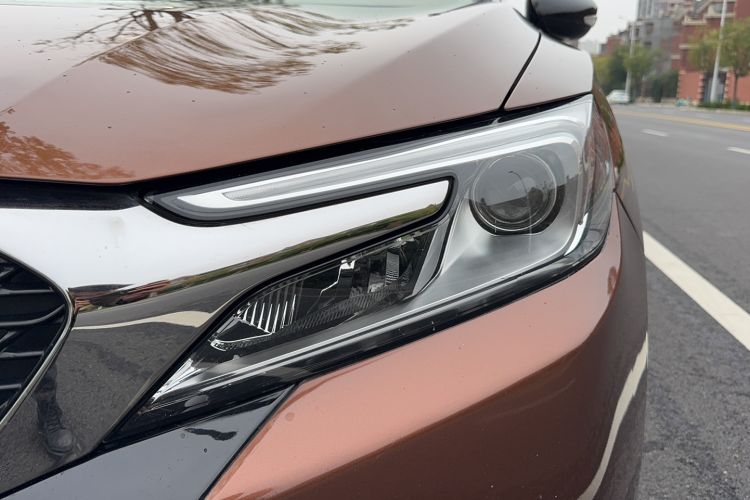 Used  6 2016 1.6T Luxury Edition THP160
