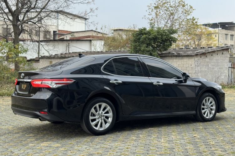 Used Toyota Camry 2021 2.0G Luxury Edition
