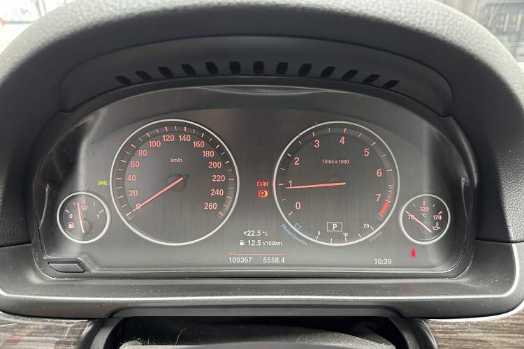 Used BMW 5 Series 2014 525Li Luxury Design Package
