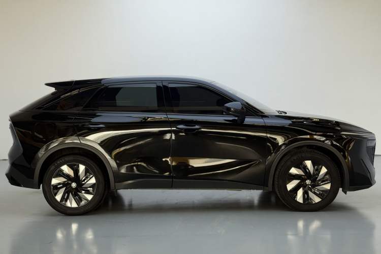 Used Venucia V DD-i 2023 110 km iE Version
