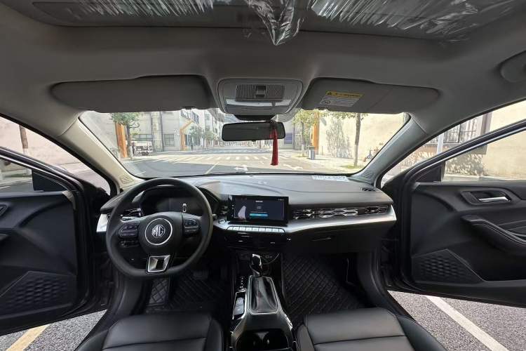 Used MG 5 2022 180 DVVT CVT Youth Luxury Edition
