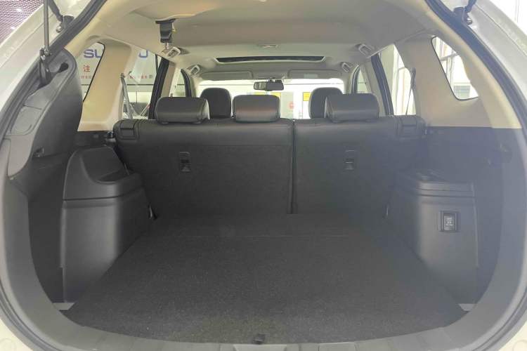 Used Mitsubishi Outlander 2019 2.4L 4x4 Zhi Xiang Edition 5 Seats China VI Standard
