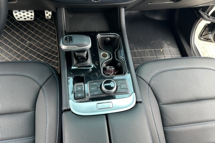 Used Beijing Auto BJ40 2023 2.0T Automatic Four-Wheel Drive Urban Hunter Edition Chivalrous Type
