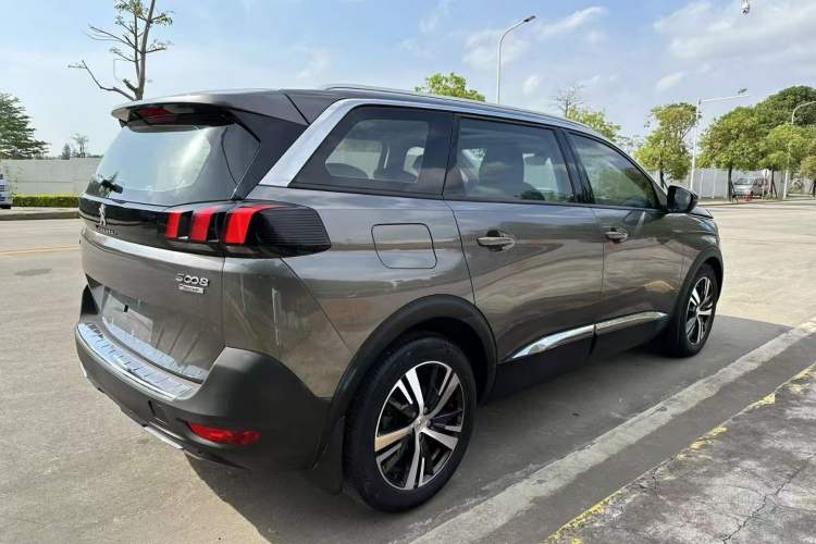 Used Peugeot 5008 2017 380THP 5-Seater Elite Edition
