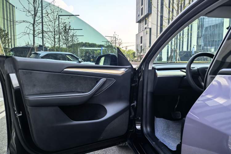 Used Tesla Model Y 2022 Rear-Wheel-Drive Version
