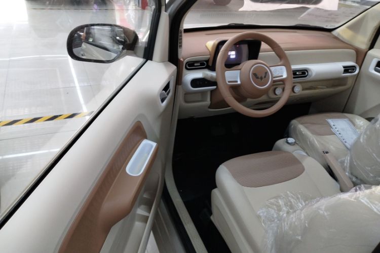 Used Wuling Hongguang MINIEV 2024 3rd Generation 215km Advanced Version
