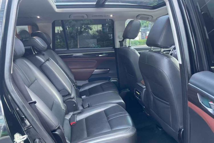 Used GAC Trumpchi GS8 2017 320T Two-Wheel Drive Luxury Smart Connectivity Version (7 Seats)