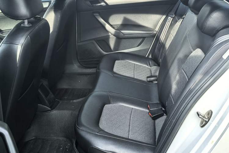 Used Volkswagen Santana 2015 1.6L Automatic Comfort Edition