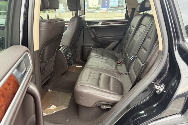 Used Volkswagen Touareg 2011 3.0 TSI Standard Version
