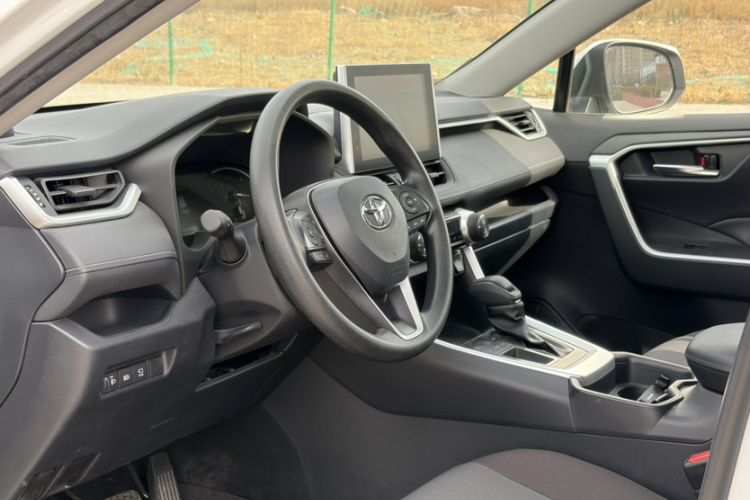 Used Toyota RAV4 2022 2.0L CVT Two-Wheel Drive Fashion Edition