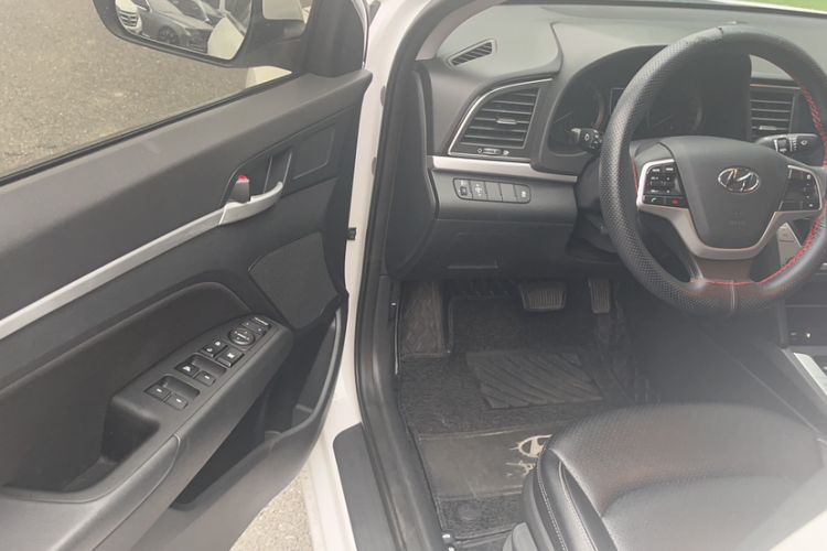 Used Hyundai Elantra 2016 1.6L Automatic ZhiXuan – Elite Version
