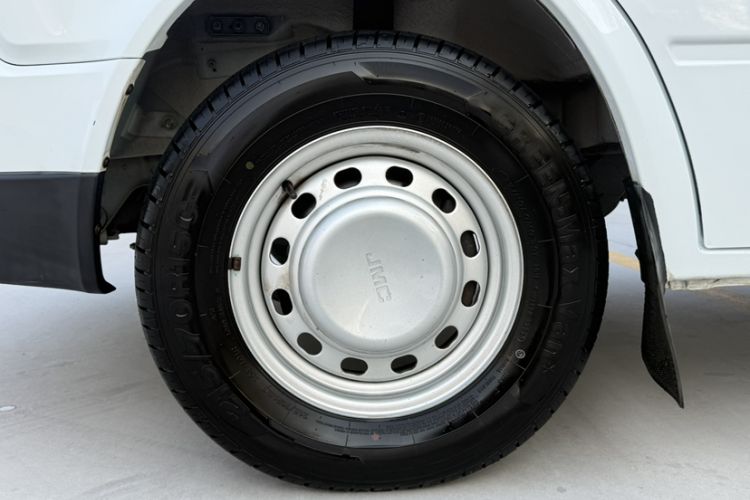 Used JMC Transit 2019 2.8T Commercial Version Short Wheelbase Mid-Roof 6-Seater China VI JX493
