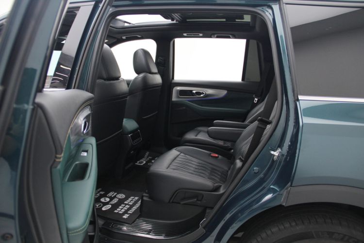 Used GAC Trumpchi GS8 2022 Linghang Series 2.0 TGDI Two-Wheel Drive Luxury Smart Connectivity Version (6 Seats)
