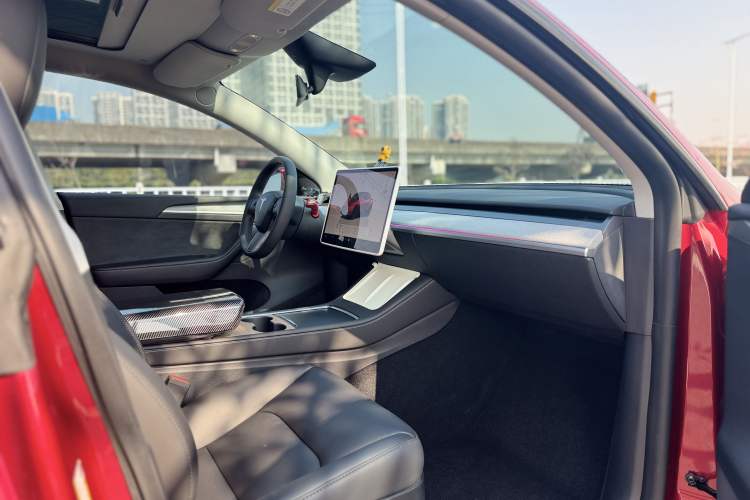 Used Tesla Model Y 2024 Rear-Wheel-Drive Version
