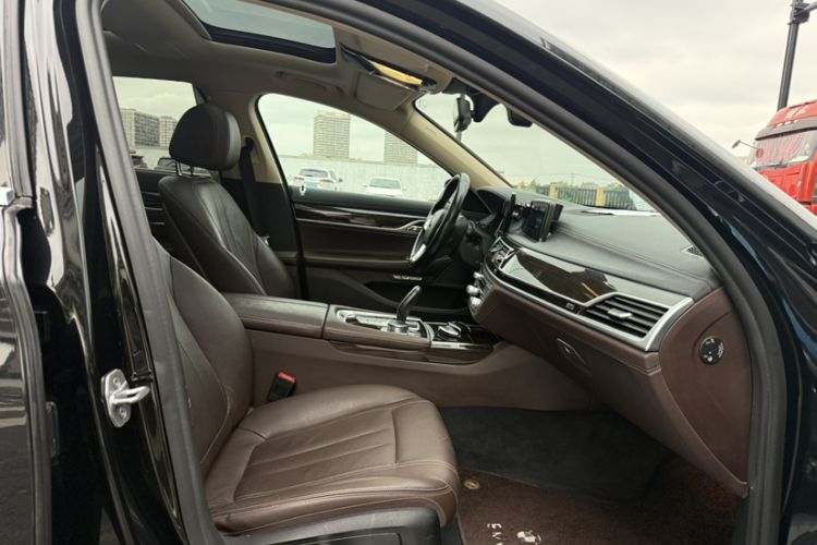 Used BMW 7 Series 2017 730Li Leading Model
