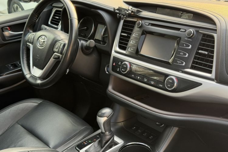 Used Toyota Highlander 2017 2.0T Four-Wheel Drive Luxury Edition 7 Seats
