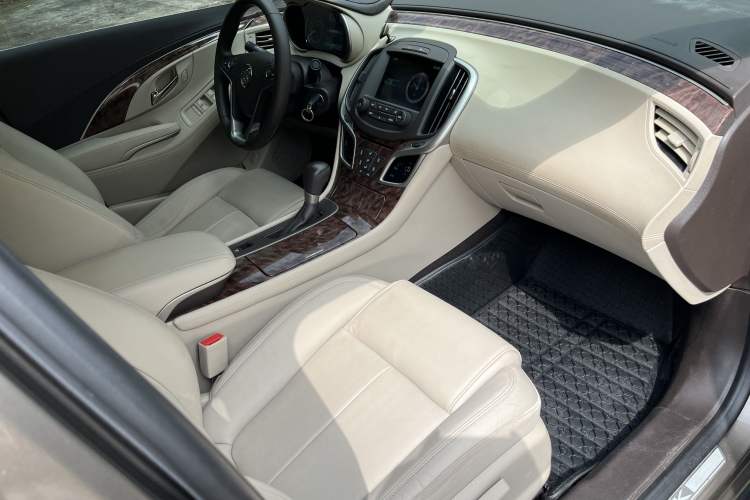 Used Buick LaCrosse 2013 2.4L SIDI Leading Comfort Version
