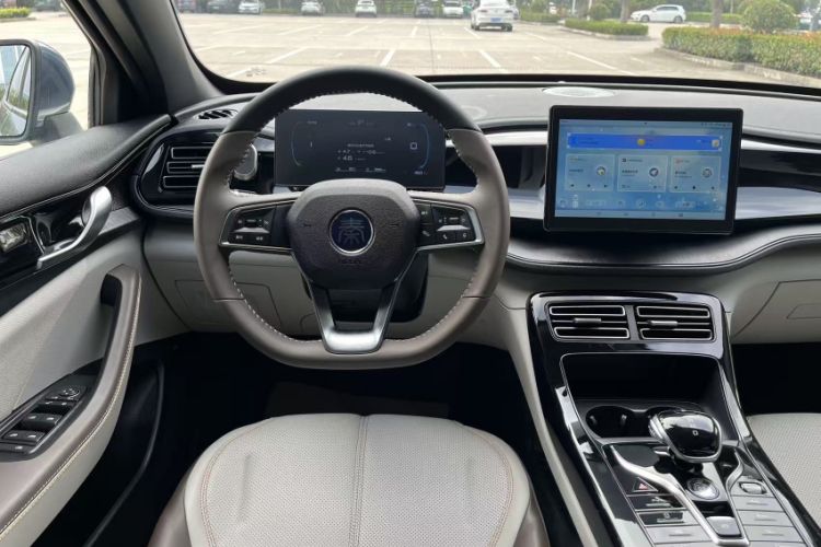 Used BYD Qin PLUS 2024 HONOR Edition DM-i 55KM Leading Model
