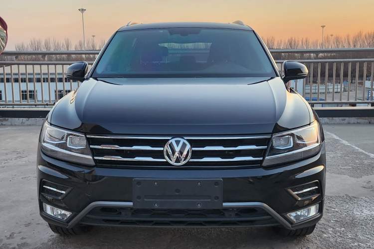 Used Volkswagen Tiguan L 2019 Revised 330TSI Automatic Two-Wheel Drive Smart & Luxury Edition China VI Standard