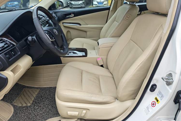 Used Toyota Camry 2015 2.0G Premier Edition
