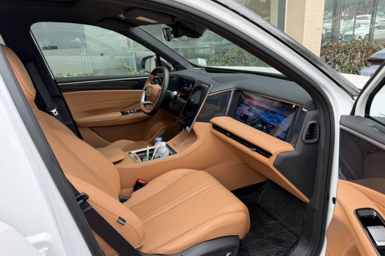 Used  L7 2025 EM-i 115km Exploration+ Edition
