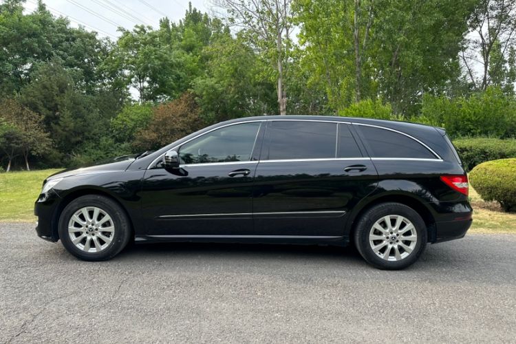 Used Mercedes-Benz R-Class 2017 R 320 4MATIC Business Edition Prestige Model