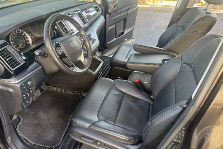 Used Honda Elysion 2016 2.4L Supreme Edition
