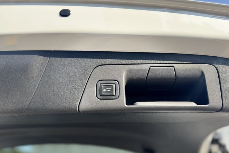 Used Buick Envision 2020 Encore S 652T Four-Wheel Drive Luxury Model
