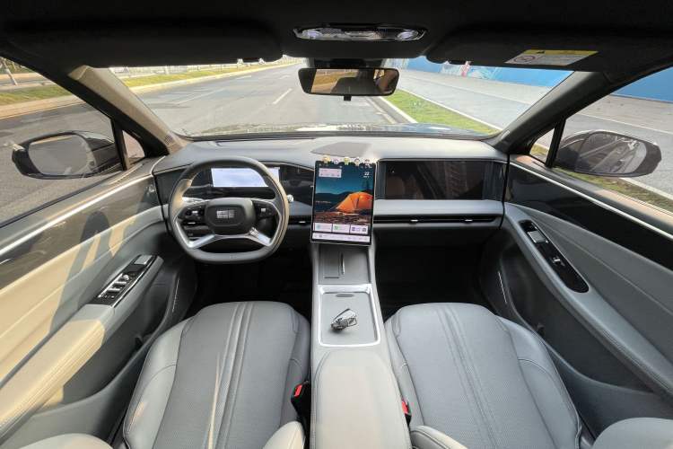 Used  L7 2025 EM-i 115km Exploration Edition