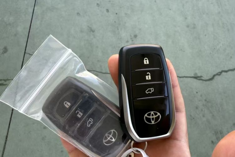 Used Toyota Highlander 2018 2.0T Four-Wheel Drive Prestige Version 7 Seats China VI Standard
