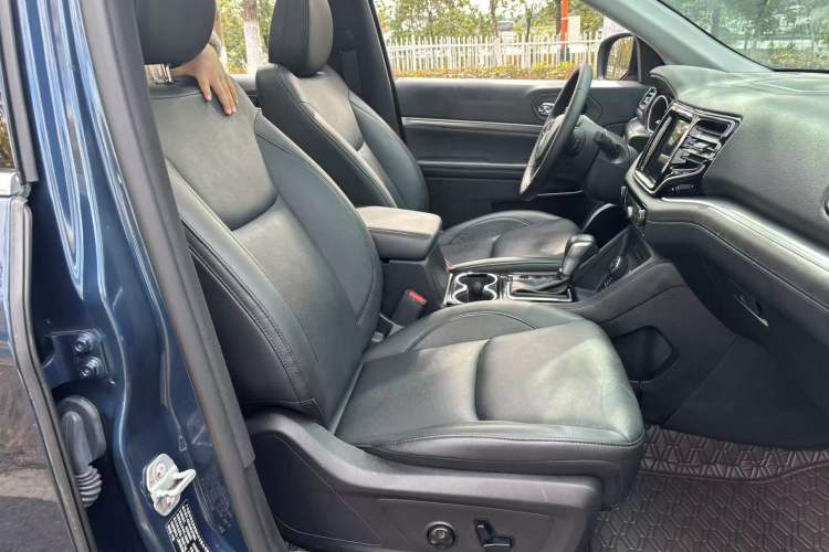 Used  Grand Commander 2022 2.0T Four-Wheel Drive Luxury Edition