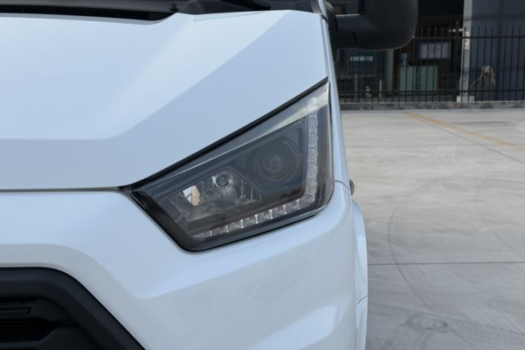 Used JMC Transit 2017 2.8T Commercial Version Short Wheelbase Mid-Roof 6/7/8-Seater JX493
