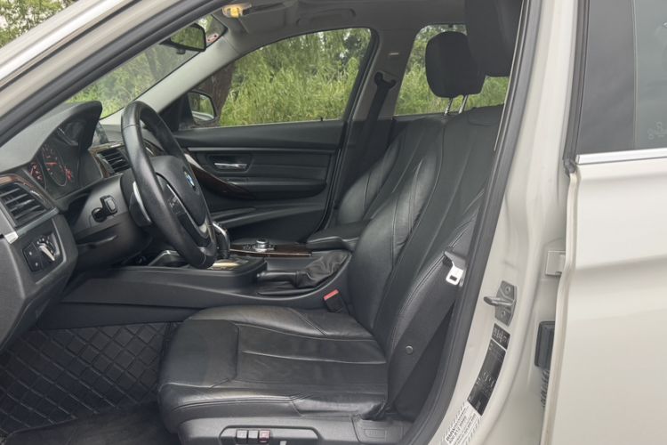 Used BMW 3 Series 2015 320Li Luxury Design Package
