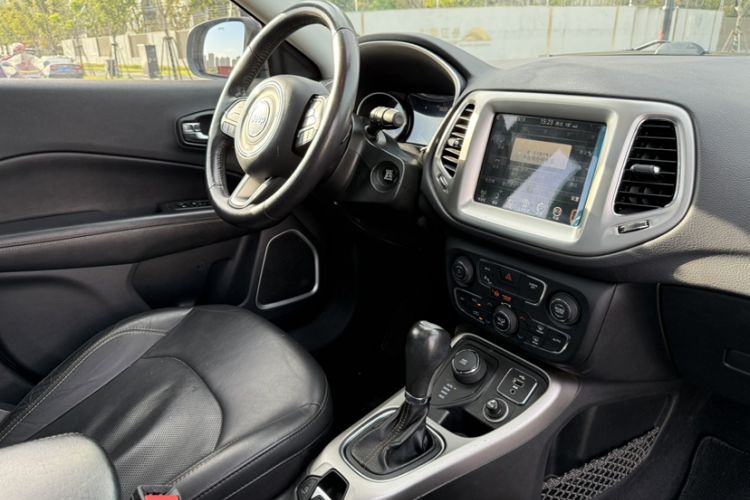 Used  Compass 2017 200T Automatic Family Enjoyment Four-Wheel Drive Edition
