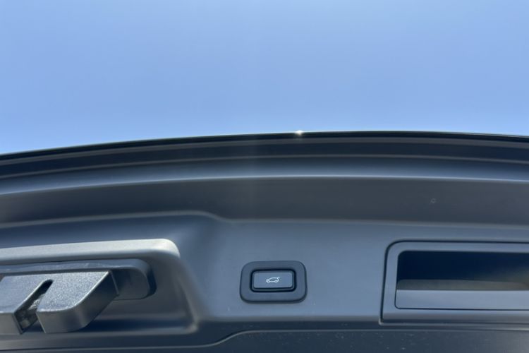 Used Land Rover Range Rover Evoque 2021 Range Rover Velar L 249PS R-Dynamic First Edition
