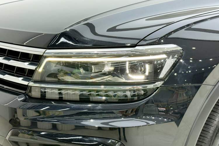 Used Volkswagen Tiguan L 2021 330TSI Automatic Two-Wheel Drive R-Line Flagship Edition
