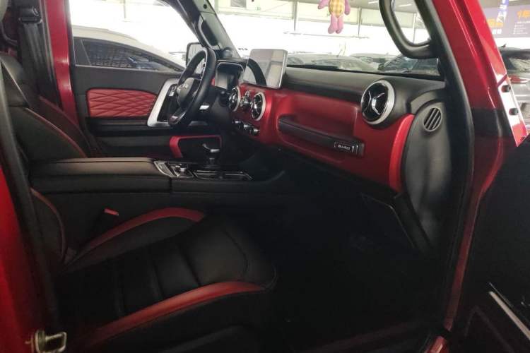 Used Beijing Auto BJ40 2023 2.0T Automatic Four-Wheel Drive Urban Hunter Edition Chivalrous Type