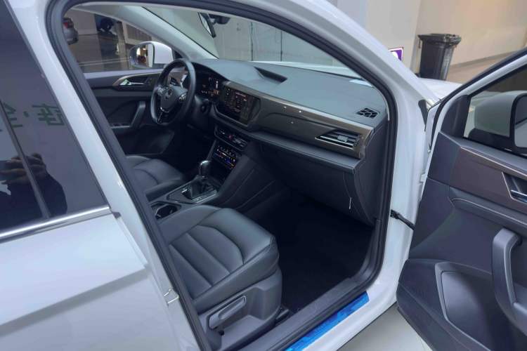 Used Volkswagen Tharu 2022 280TSI Two-Wheel-Drive Luxury Edition