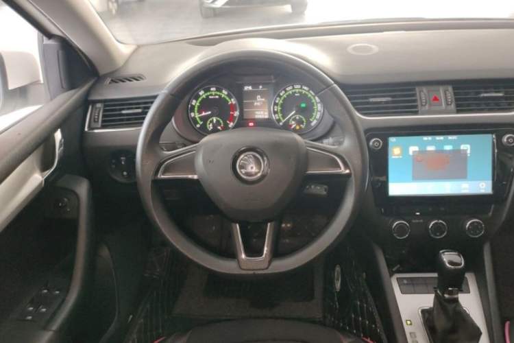 Used Skoda Octavia 2018 1.6L Automatic Comfort Edition
