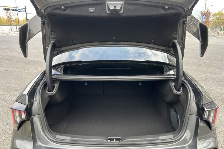 Used Lynk & Co 03 2025 1.5TD DCT Champion Edition Pro
