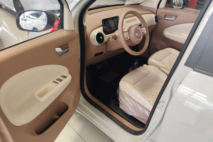 Used Wuling Hongguang MINIEV 2025 Four-Door Version Advanced Edition
