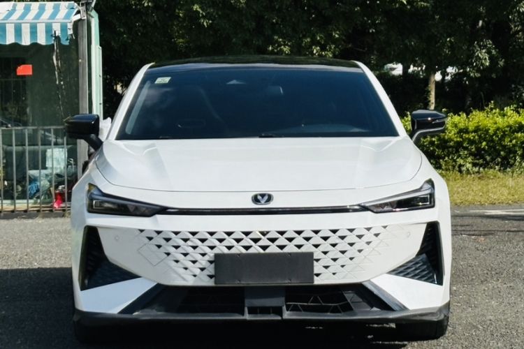 Used Changan UNI-V 2024 1.5T Prestige Edition