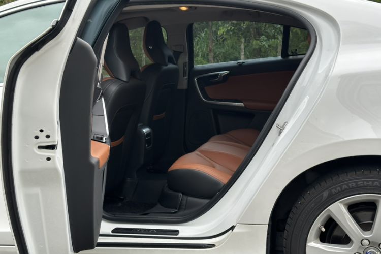 Used Volvo S60 2017 S60L T5 Intelligent Drive Edition
