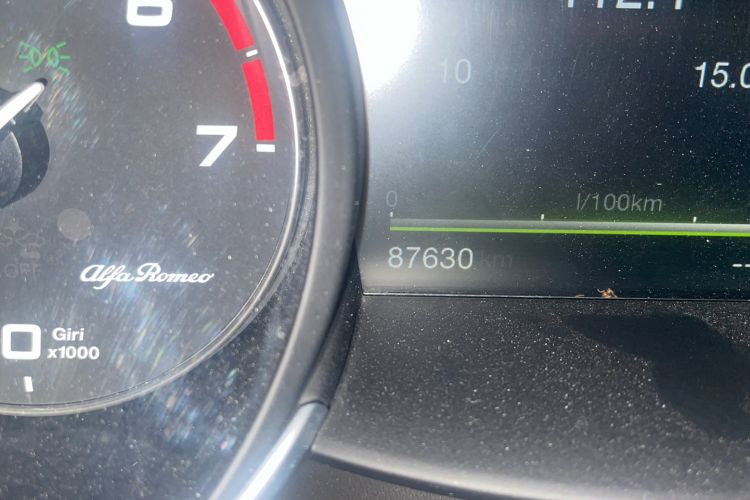 Used Alfa Romeo Giulia 2017 2.0T 200HP Luxury Edition
