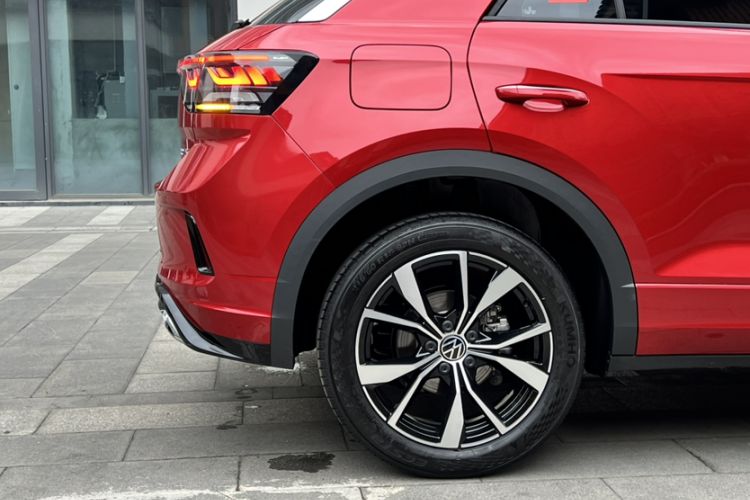 Used Volkswagen T-ROC 2023 300TSI DSG Two-Wheel-Drive Chen Guang Edition
