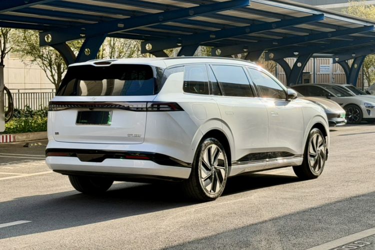 Used  eπ008 2024 636Max All-Electric Version 6 Seats
