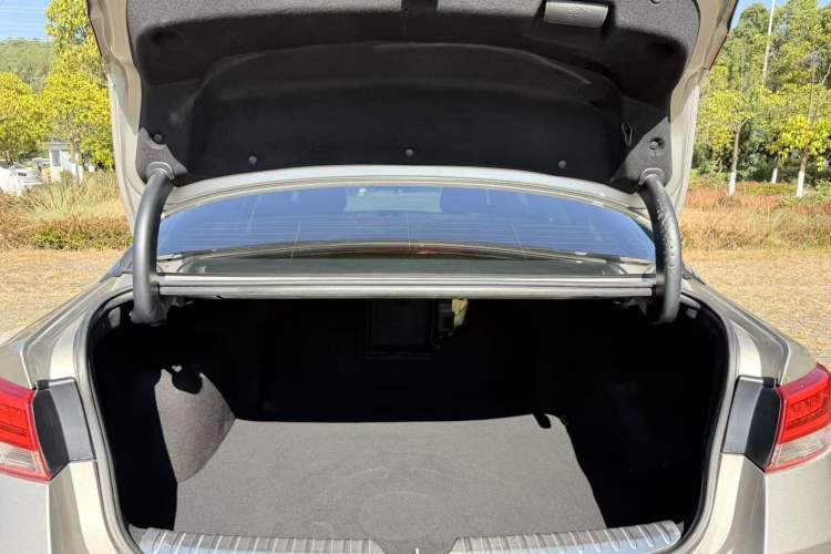 Used Kia K5 2016 1.6T Automatic LUX
